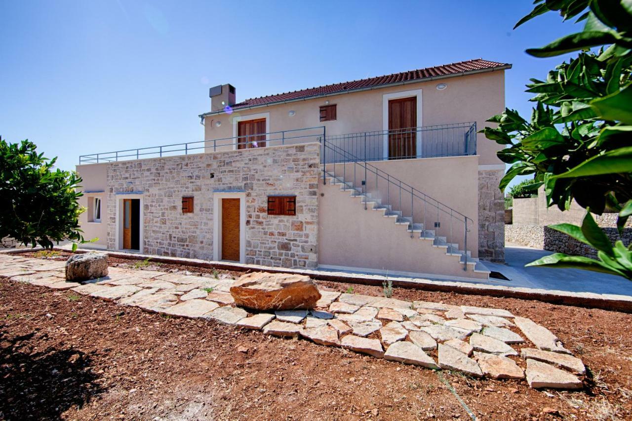 Betini Apartments - Authentic Island Escape Komiza Exterior photo